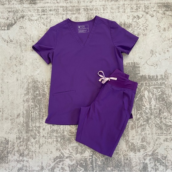 Figs Other - FIGS Women’s Purple Scrub Set Casma Three-Pocket Top Zamora Joggers Small
